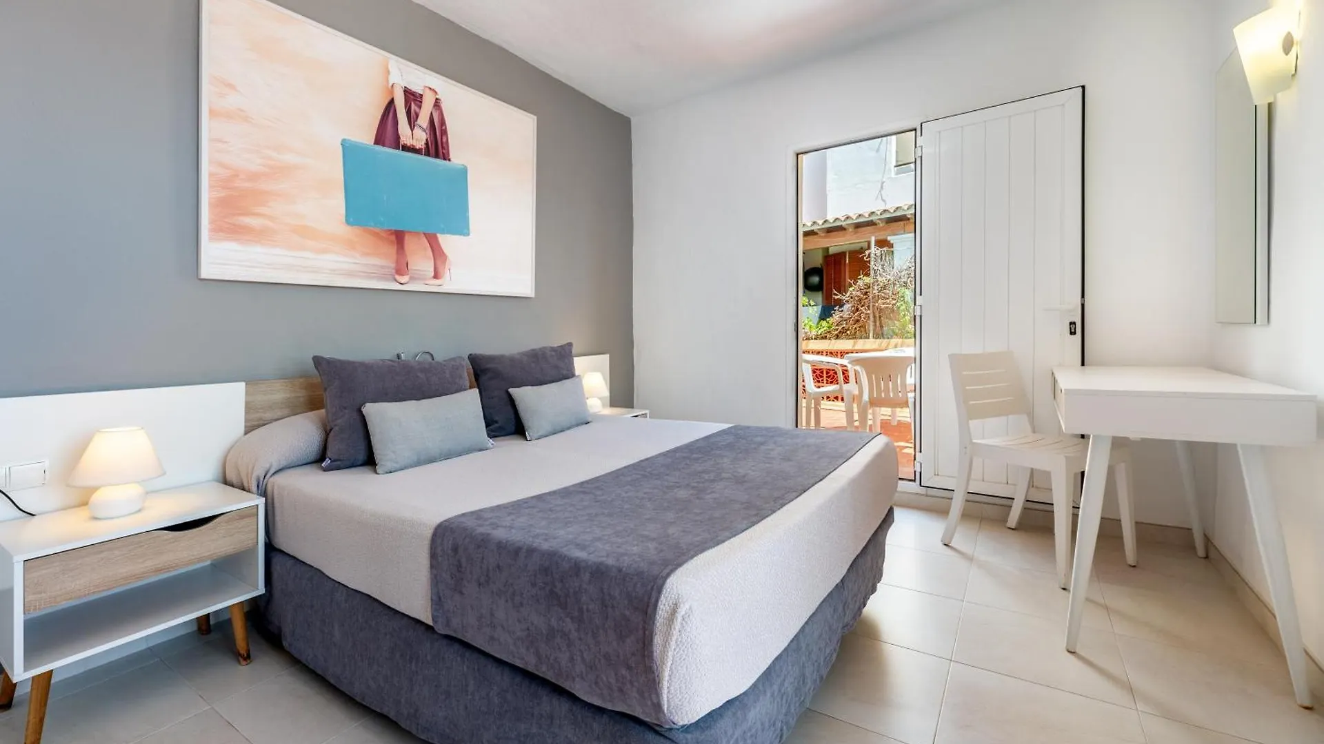 Hotel Cenit & Apts Sol Y Viento Ibiza stad Spanien
