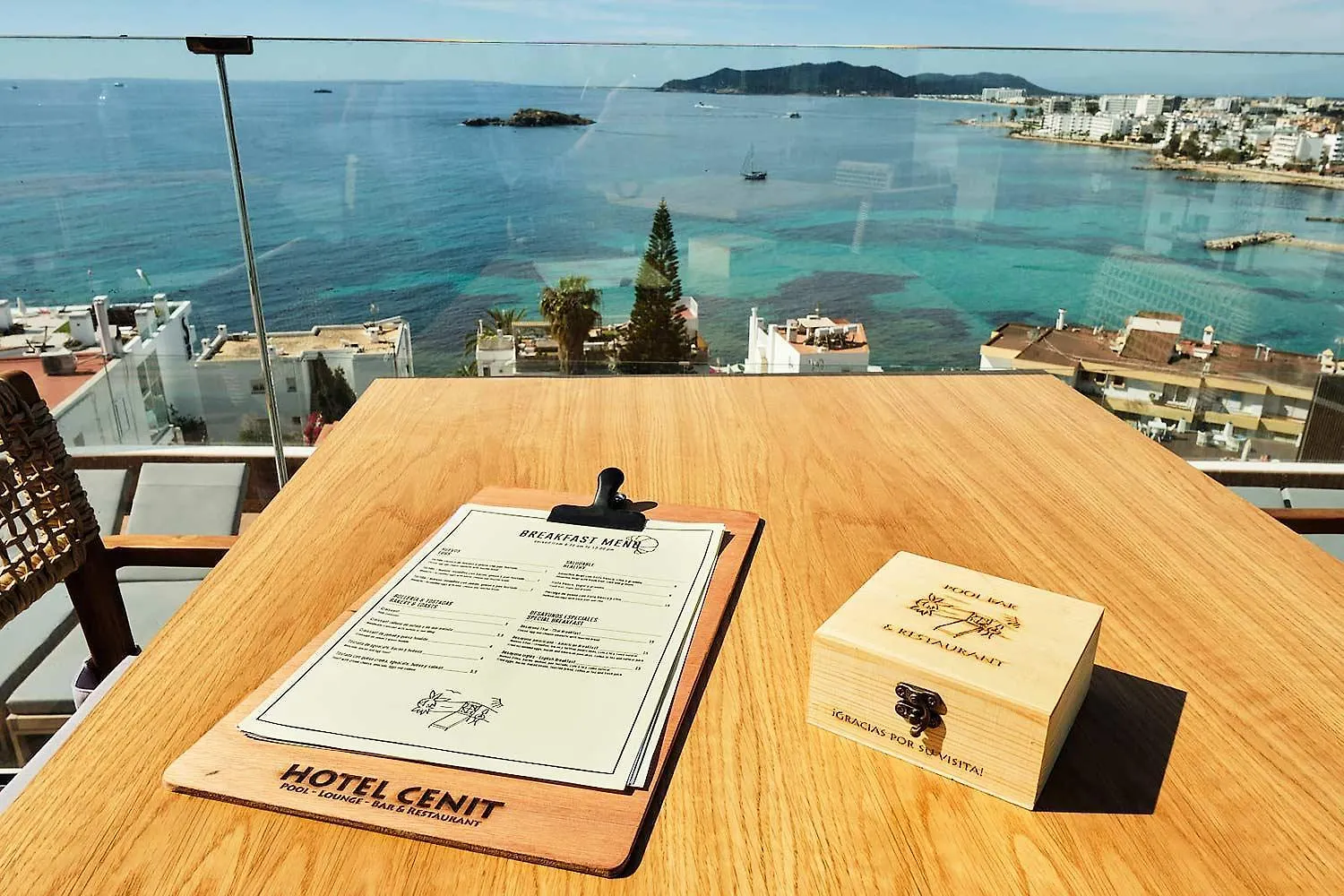 Hotel Cenit & Apts Sol Y Viento Ibiza stad