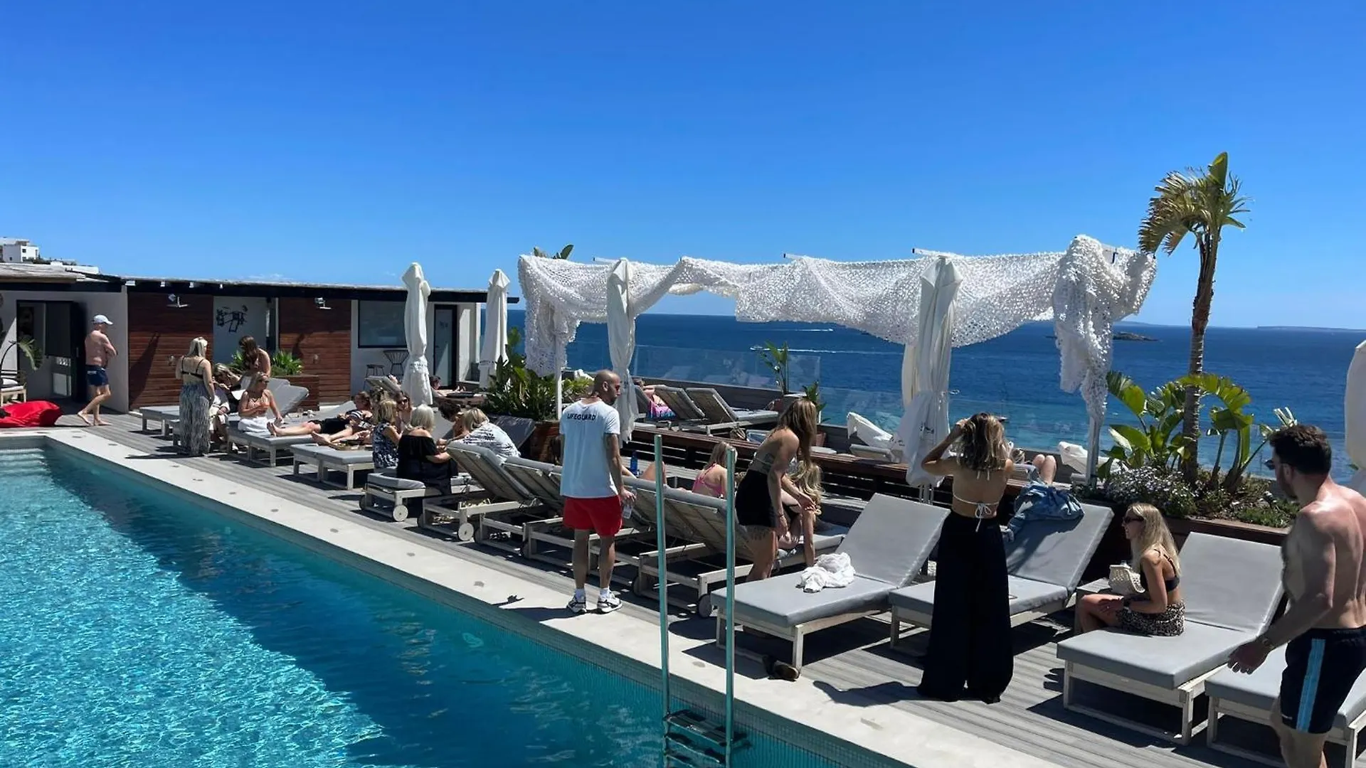 Hotel Cenit & Apts Sol Y Viento Ibiza stad