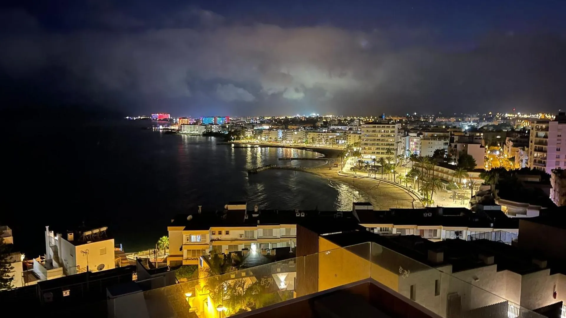 Hotel Cenit & Apts Sol Y Viento Ibiza Town 2*,  Spain