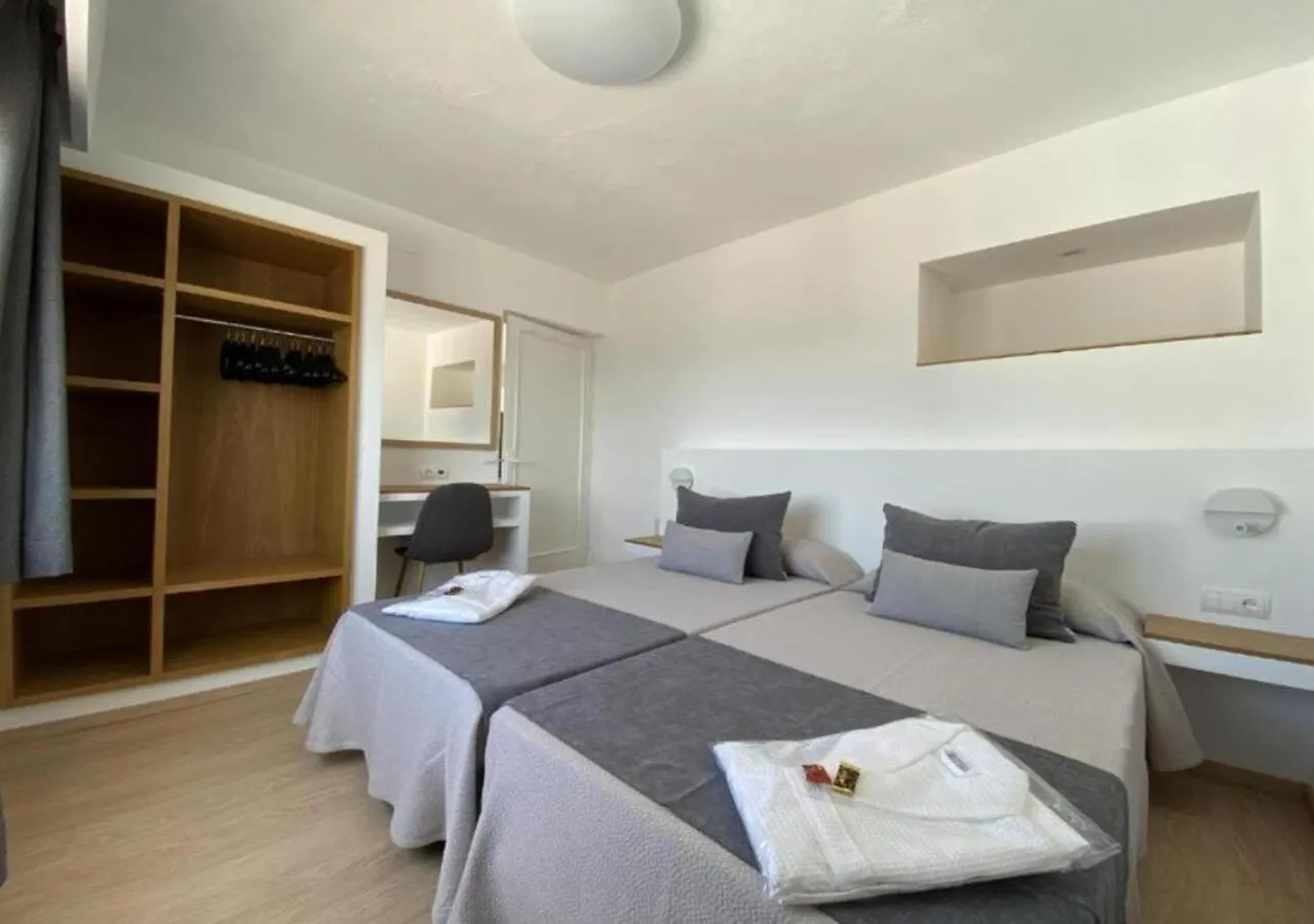 Hotel Cenit & Apts Sol Y Viento Ibiza stad