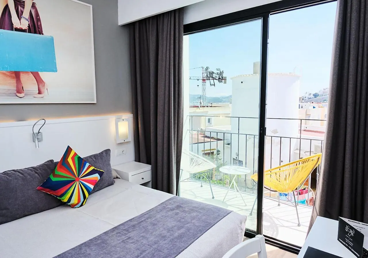 Hotel Cenit & Apts Sol Y Viento Ibiza stad 2*,
